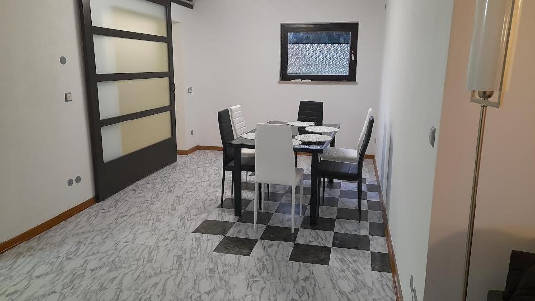 Apartmani Delas 2 Pjescana Uvala Exterior photo